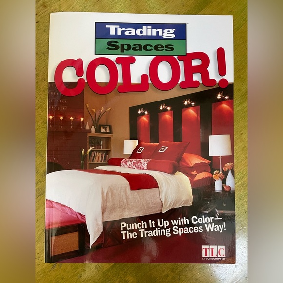 2/$15 DECORATING BOOK - COLORS - Picture 1 of 8